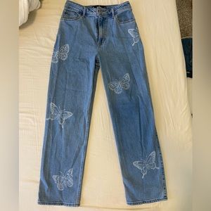 Ultra high rise dad jeans. Butterfly print. W28, L31